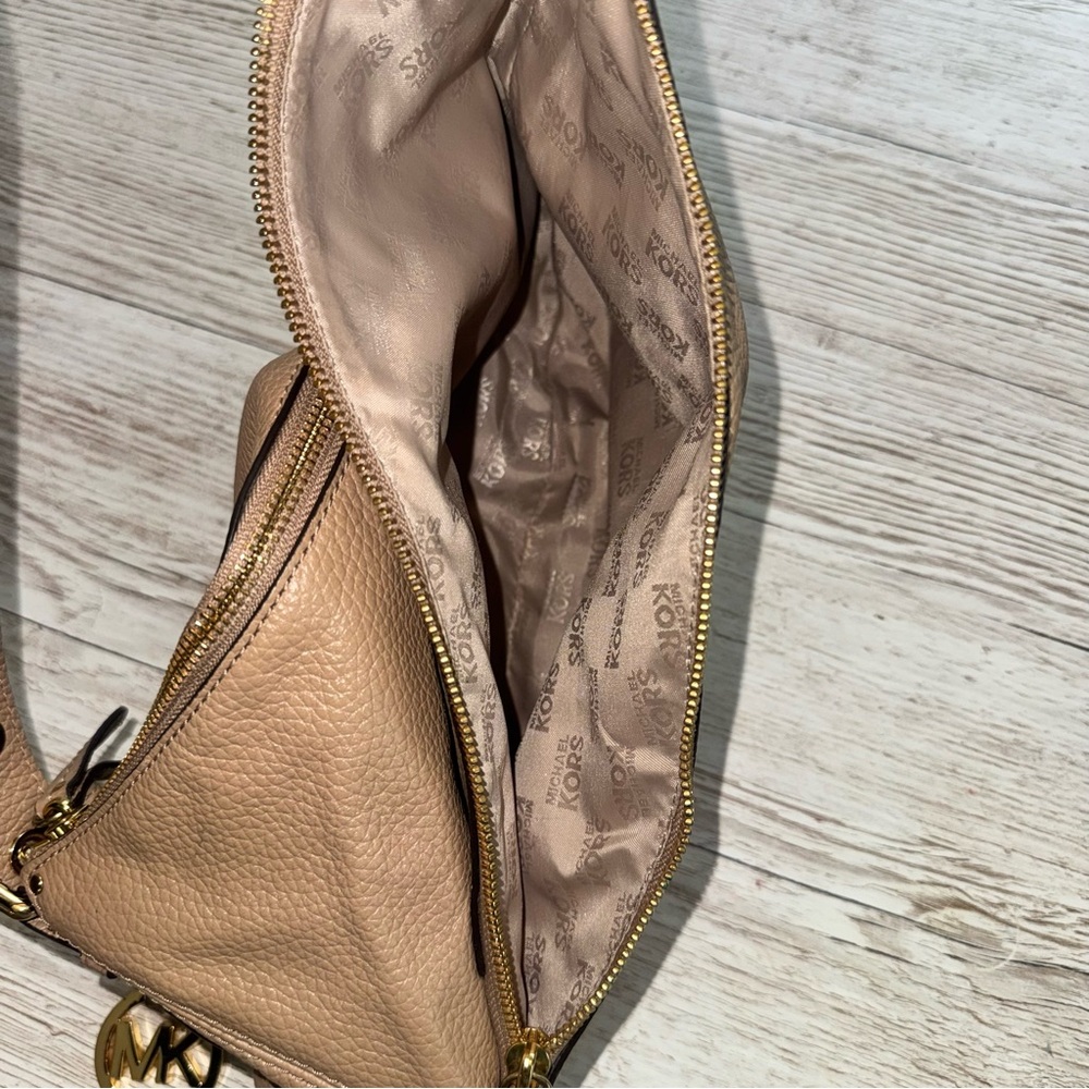 Michael Kors Lea Shoulder Bag Asymmetrical Zip 3 Compartment Tan Leather - Picture 14 of 16